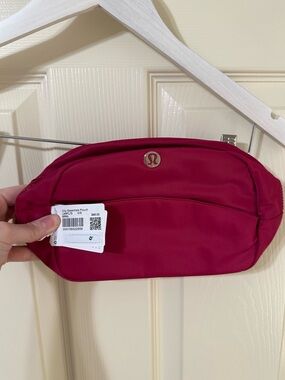 Lulu City Essentials Pouch